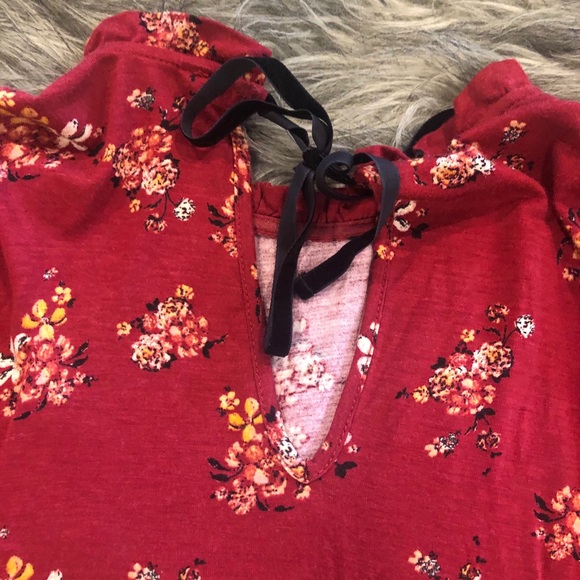 Ladies top - Picture 2 of 3